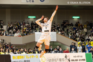 仲本賢優　サーブ