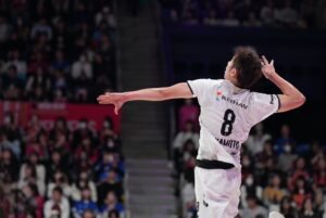 仲本賢優　サーブ