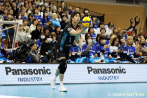 仲本賢優　サーブ