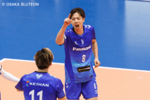 仲本賢優　ガッツポーズ