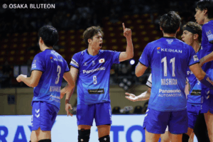 仲本賢優　ハイタッチ