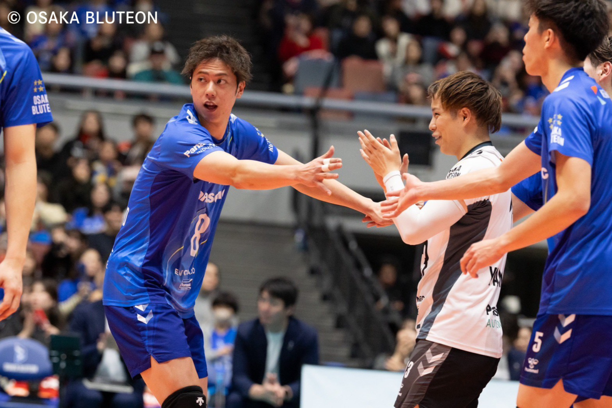 仲本賢優　ハイタッチ